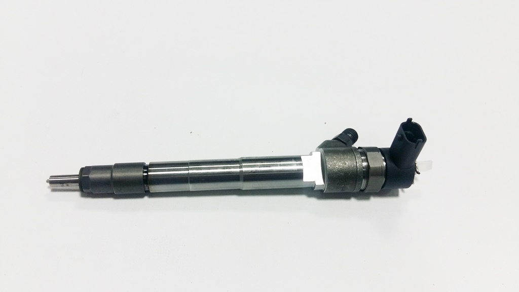 Форсунка топливная BOSCH 0445110376 дв.  ISF2.8 