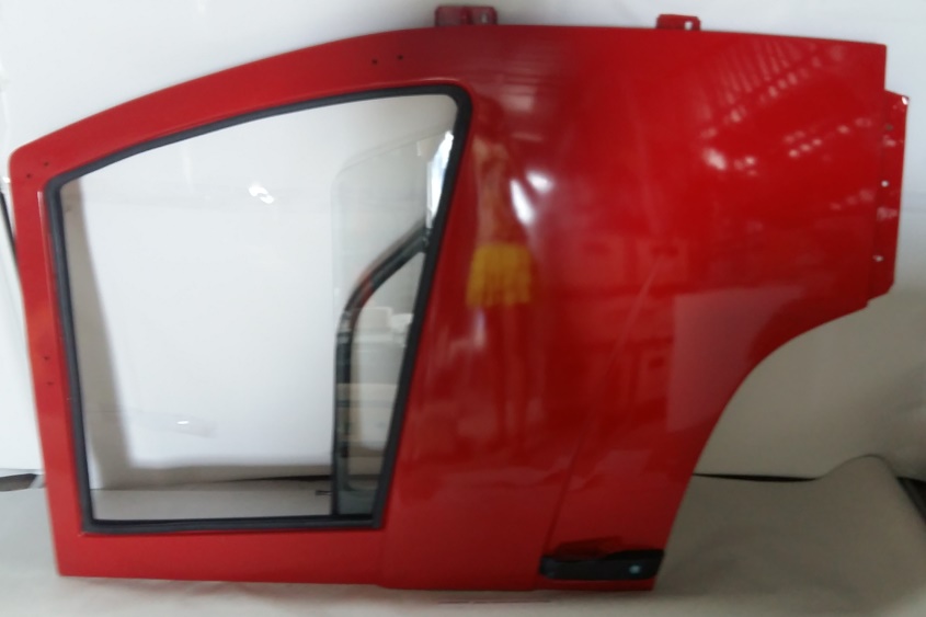 Дверь правая в сборе красная